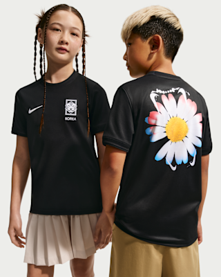 Korea x PEACEMINUSONE Older Kids' Short-Sleeved Football Top. Nike CA